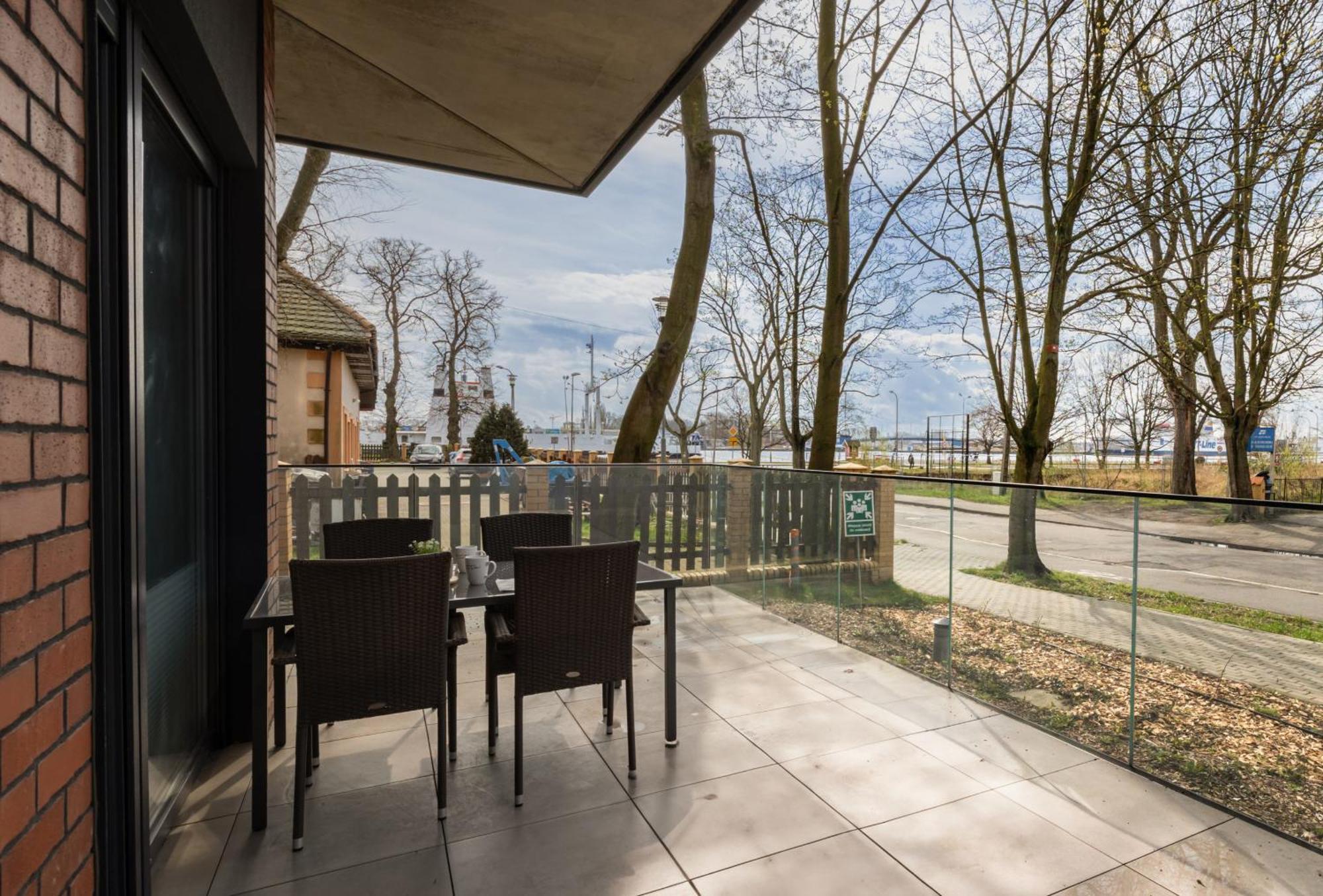 Modern Studio With Terrace And Parking In Swinoujscie By Noclegi Renters Eksteriør bilde